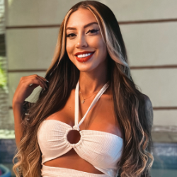 Stephanie Caroliny